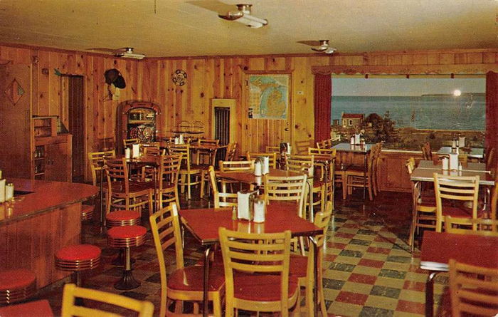 Blue Waters Restaurant (Viteks Restaurant) - Old Interior Photo (newer photo)